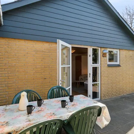 Felicia - 200m From The Sea By Interhome Nexo